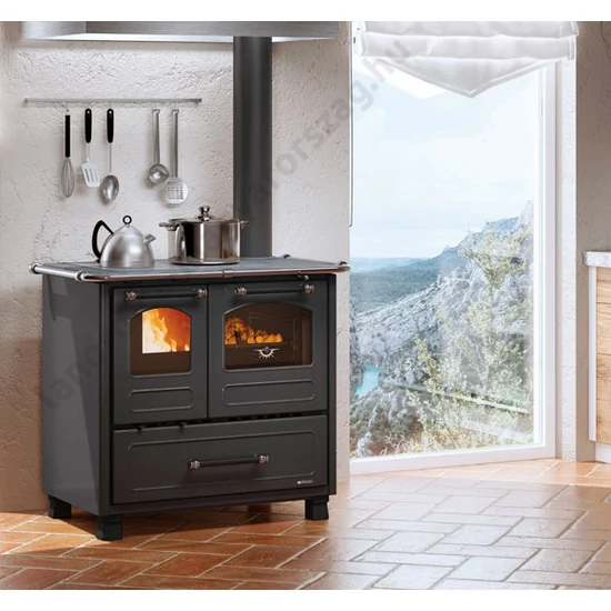 La Nordica FAMILY 4.5 fatüzelésű tűzhely (7,5 kW)